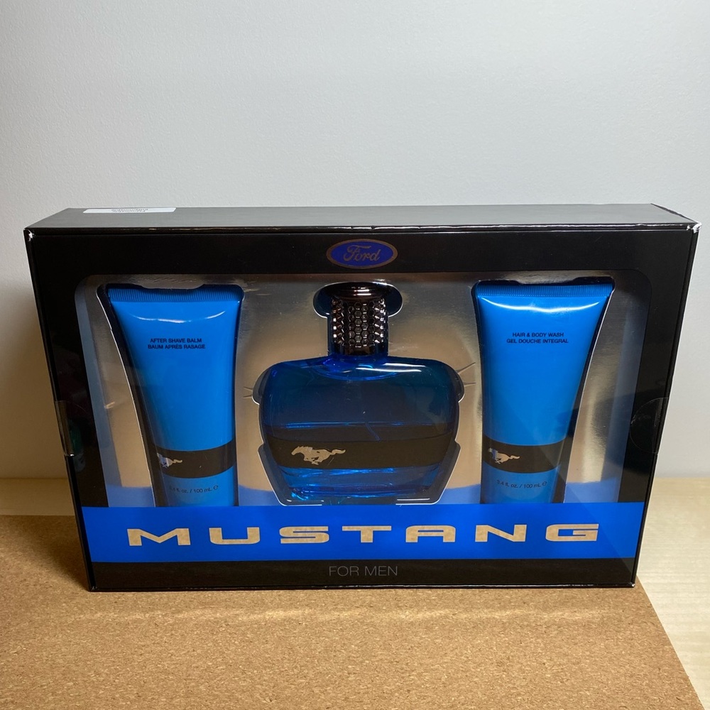 Ford Mustang Blue Gift Set